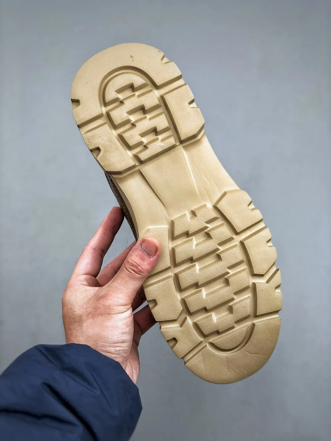 Local pickup 💰 520 supports store Timberland/Timberland classic 25ss new low-top (plus velvet) classic re-creation, brand new upgrade, Guangdong factory quality, original box and original packaging. The fabric is made of Italian 🇮🇹 top frosted mesh. It is paired with anti-odor and anti-corrosion genuine leather latex insoles to give you a perfect wearing experience. High-quality and durable, a must-have for sportsmen. Specially designed to handle handsomeness. High-quality and first-class foot feel. Exclusive supply Official item number: TB23066 Size: 39 40 41 42 43 44